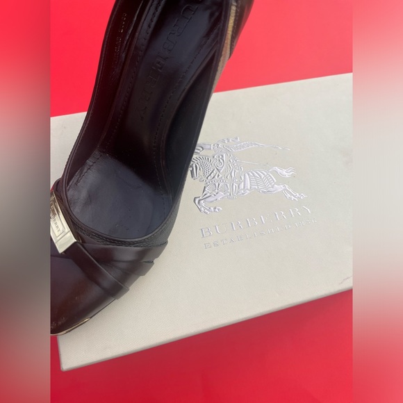 Burberry Haymarket Check Ombré Pump - Picture 9 of 10